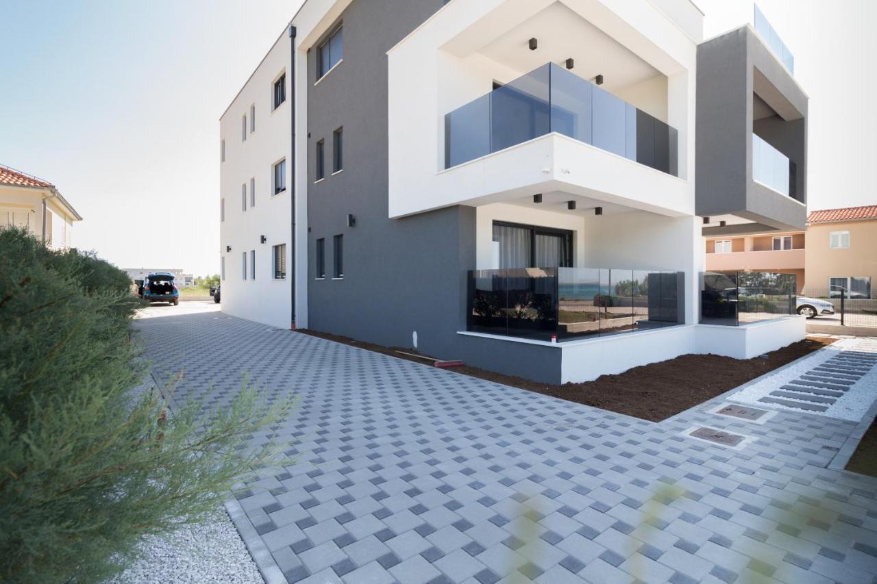 Luxury Beachfront Villa Crystal Aenona - By Ta Leut Agency نين المظهر الخارجي الصورة