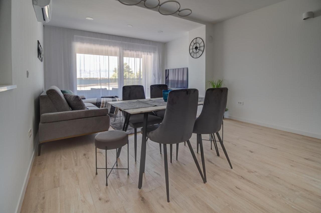 Luxury Beachfront Villa Crystal Aenona - By Ta Leut Agency نين المظهر الخارجي الصورة