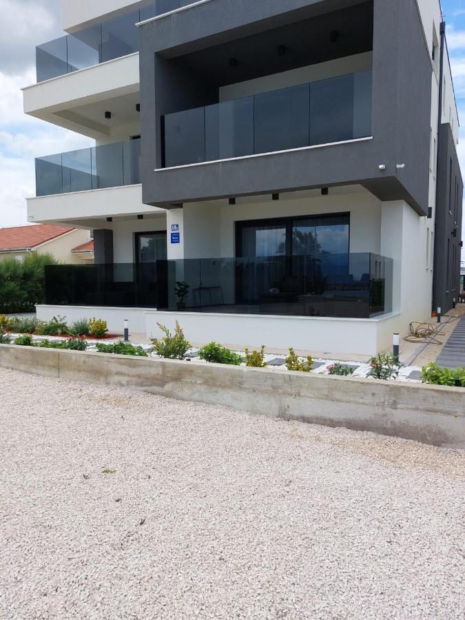 Luxury Beachfront Villa Crystal Aenona - By Ta Leut Agency نين المظهر الخارجي الصورة